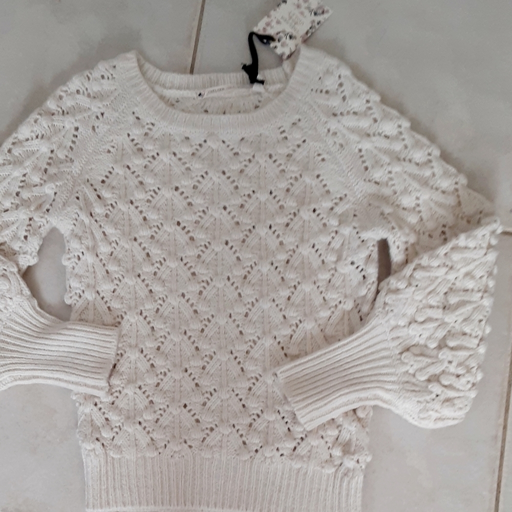 NWT Chelsea & Violet Balloon Sleeve Sweater